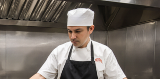 SE REQUIERE LAVAPLATOS PARA LIMPIEZA DE ARTÍCULOS EN COCINA DE RESTAURANTE
