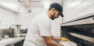SE SOLICITA LAVAPLATOS EVENTUAL PARA ASEO DE UTENSILIOS Y ESPACIOS GENERALES EN COCINA