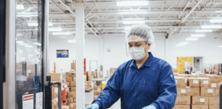 SE SOLICITA OPERARIO/A DE PRODUCCIÓN PARA LABORES DE EMPAQUETADO EN FÁBRICA