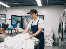 SE SOLICITA AUXILIAR DE LAVANDERÍA PARA LABORES DE CLASIFICACIÓN, DOBLADO Y SECADO DE ROPA EN ESTABLECIMIENTO