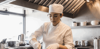 SE SOLICITA COCINERO/A PARA PREPARACIÓN DE ALIMENTOS FRÍOS Y CALIENTES EN RESTAURANTE