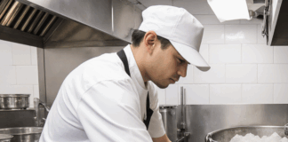 SE SOLICITA LAVAPLATOS CON DISPONIBILIDAD HORARIA FLEXIBLE EN RESTAURANTE