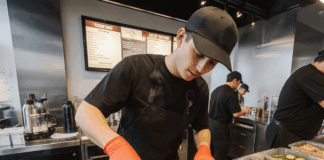 SE BUSCA PERSONAL PARA PREPARACIÓN DE SÁNDWICHES (TURNOS DIURNOS Y NOCTURNOS)