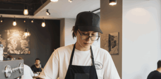 SE BUSCA TRABAJADOR DE CAFETERÍA PARA PREPARACIÓN Y GESTIÓN DE PEDIDOS