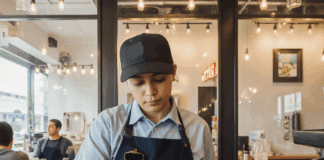 SE BUSCA TRABAJADOR DE CAFETERÍA PARA ATENCIÓN AL CLIENTE EN TURNO DE TARDE/NOCHE