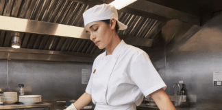SE NECESITA AUXILIAR DE LIMPIEZA PARA ASEO DE UTENSILIOS Y SUPERFICIES GENERALES EN COCINA