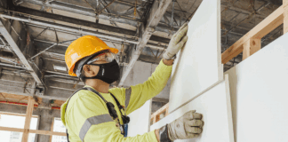 SE SOLICITA ALBAÑIL PARA COLOCACIÓN DE AZULEJOS Y REPARACIÓN DE TECHOS