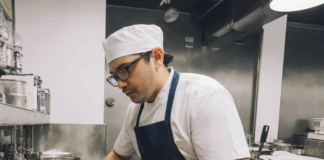 SE REQUIERE LAVAPLATOS CON O SIN EXPERIENCIA PARA DESINFECCIÓN DE UTENSILIOS Y APOYO EN COCINA