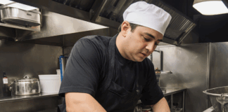 SE NECESITA LAVAPLATOS CON O SIN EXPERIENCIA PARA APOYO EN LA LIMPIEZA Y ORGANIZACIÓN DE COCINA