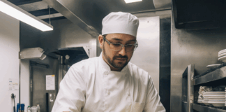 SE REQUIERE LAVAPLATOS CON DISPONIBILIDAD DE HORARIOS FLEXIBLES PARA RESTAURANTE
