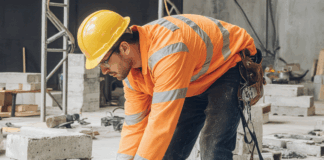 SE SOLICITA TRABAJADOR DE CONSTRUCCIÓN PARA CARGA, TRANSPORTE Y VERTIDO DE MATERIALES