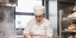 SE BUSCA AYUDANTE DE PASTELERÍA PARA DECORACIÓN DE TARTAS (JORNADA COMPLETA)