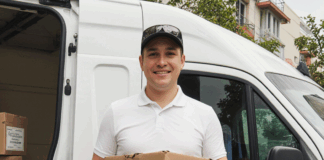 SE BUSCA CHÓFER PARA REPARTO, CARGA Y ENTREGA DE MERCADERÍA (TIEMPO COMPLETO)