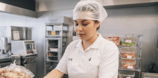SE SOLICITA EMPACADOR DE PEDIDOS PARA CONTROL DE CALIDAD DE PRODUCTOS EN PANADERÍA INDUSTRIAL