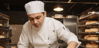 SE SOLICITA PANADERO PARA PREPARACIÓN DE TARTAS, GALLETAS Y PANECILLOS