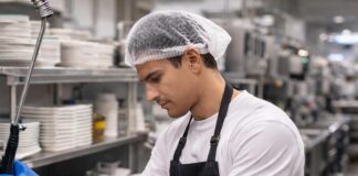 SE NECESITA LAVAPLATOS PARA ASEO DE UTENSILIOS Y ÁREAS DE COCINA EN RESTAURANTE (JORNADA PARCIAL)