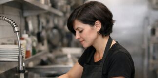 SE SOLICITA PILERO/A PARA APOYO CON LA LIMPIEZA Y ORDEN DE COCINA