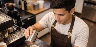 SE SOLICITA PERSONAL DE CAFETERÍA PARA PREPARACIÓN DE DESAYUNOS Y BEBIDAS