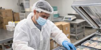 SE SOLICITA EMPACADOR DE COMIDA PARA PREPARACIÓN Y ENVASADO DE ALIMENTOS (TIEMPO PARCIAL)