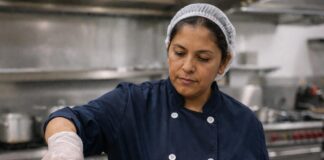 SE BUSCA PERSONAL DE COCINA PARA APOYO EN PREPARACIÓN DE MENÚS Y BEBIDAS