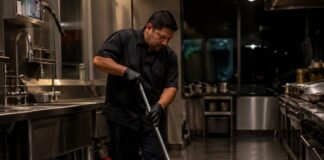 SE SOLICITA PERSONAL DE LIMPIEZA NOCTURNO PARA COCINA DE RESTAURANTE (MEDIO TIEMPO)