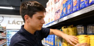 SE REQUIERE AUXILIAR DE SUPERMERCADO PARA ABASTECIMIENTO Y ORGANIZACIÓN DE PRODUCTOS EN ÁREA DE COMESTIBLES