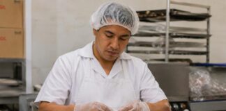 SE BUSCA EMPAQUETADOR DE PANADERÍA PARA ENVASADO DE PRODUCTOS HORNEADOS (TIEMPO COMPLETO)