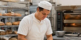 SE SOLICITA PANADERO/A PARA ELABORACIÓN DE PAN ARTESANAL, NO SE REQUIERE EXPERIENCIA