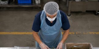 SE NECESITA PEÓN DE PRODUCCIÓN PARA PLANTA DE EMPAQUES (TURNOS ROTATIVOS)