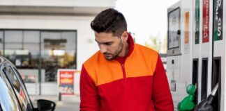SE NECESITA TRABAJADOR DE GASOLINERA PARA ATENCIÓN AL CLIENTE Y REPOSTAJE (MEDIA JORNADA)