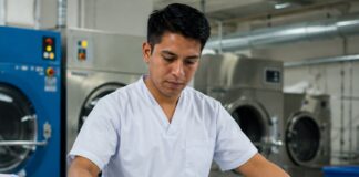SE NECESITA TRABAJADOR DE LAVANDERÍA INDUSTRIAL PARA SECADO, PLANCHADO Y DOBLADO DE ROPA