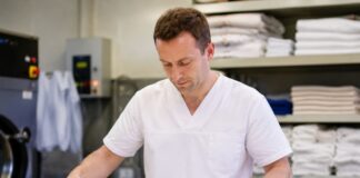 SE SOLICITA TRABAJADOR DE LAVANDERÍA PARA DOBLADO Y EMPAQUETADO DE ROPA
