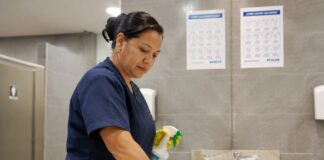 SE NECESITA AUXILIAR DE LIMPIEZA PARA ASEO DE ÁREAS COMUNES Y SUPERFICIES GENERALES