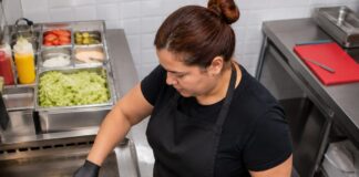 SE NECESITA AYUDANTE DE COCINA Y PLANCHA PARA HAMBURGUESERÍA (TURNO NOCTURNO)