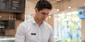 SE NECESITA CAJERO DE RESTAURANTE PARA ATENCIÓN AL CLIENTE EN JORNADA DE TIEMPO COMPLETO