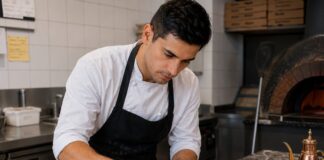 SE SOLICITA COCINERO PARA PREPARACIÓN DE DISTINTOS TIPOS DE PIZZAS EN JORNADA DE TIEMPO PARCIAL