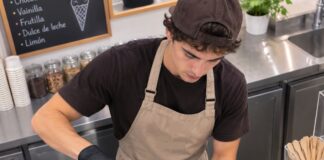 SE SOLICITA DEPENDIENTE DE HELADERÍA ARTESANAL CON DISPONIBILIDAD DE TURNOS FLEXIBLES