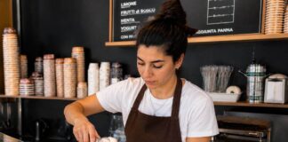 SE BUSCA DEPENDIENTE/A DE HELADERÍA PARA ATENCIÓN AL CLIENTE Y PREPARACIÓN DE PRODUCTOS (MEDIA JORNADA)