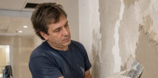 SE SOLICITA OPERARIO DE MANTENIMIENTO PARA LABORES DE ALBAÑILERÍA EN LOCALES COMERCIALES