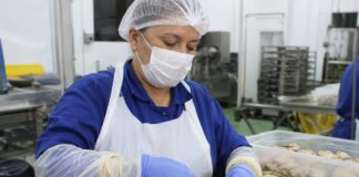 SE SOLICITA OPERARIO/A DE PRODUCCIÓN PARA PREPARACIÓN Y ENVASADO DE PRODUCTOS EN FÁBRICA DE CONSERVAS
