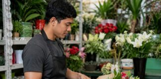 SE REQUIERE TRABAJADOR DE EMPAQUETADO DE FLORES Y PLANTAS (TIEMPO COMPLETO O PARCIAL)