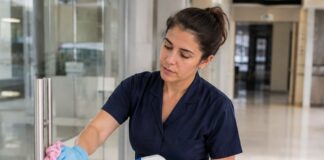 SE REQUIERE AUXILIAR DE LIMPIEZA PARA MANTENIMIENTO DE EDIFICIOS (HOMBRE Y/O MUJER)