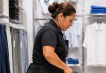 SE REQUIERE AUXILIAR DE LIMPIEZA PARA LIMPIEZA DE PISOS EN TIENDA (HORARIOS FLEXIBLES)