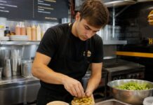 SE BUSCA AYUDANTE DE COCINA PARA RESTAURANTE DE HAMBURGUESAS (TIEMPO PARCIAL)