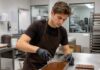 SE BUSCA AYUDANTE DE PRODUCCIÓN PARA ELABORACIÓN DE TABLETAS DE CHOCOLATE (TIEMPO PARCIAL)