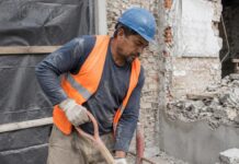 SE SOLICITAN AYUDANTES DE CONSTRUCCIÓN PARA TRABAJOS DE CONCRETO, EXCAVACIÓN Y DEMOLICIÓN