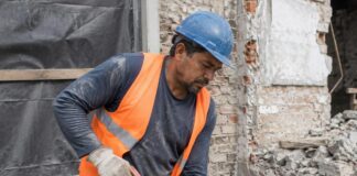SE SOLICITAN AYUDANTES DE CONSTRUCCIÓN PARA TRABAJOS DE CONCRETO, EXCAVACIÓN Y DEMOLICIÓN