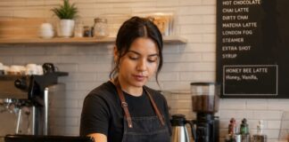 SE SOLICITA CAMARERO/A PARA ATENCIÓN AL CLIENTE EN MOSTRADOR DE CAFETERÍA (JORNADA PARCIAL)