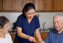 SE BUSCA CUIDADORA DE ADULTO MAYOR INTERNA PARA ACOMPAÑAMIENTO Y PREPARACIÓN DE COMIDAS A MATRIMONIO EN RESIDENCIA