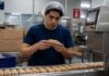 SE NECESITA EMPACADOR DE GALLETAS PARA INSPECCIÓN DE PRODUCTOS EN PLANTA DE PRODUCCIÓN